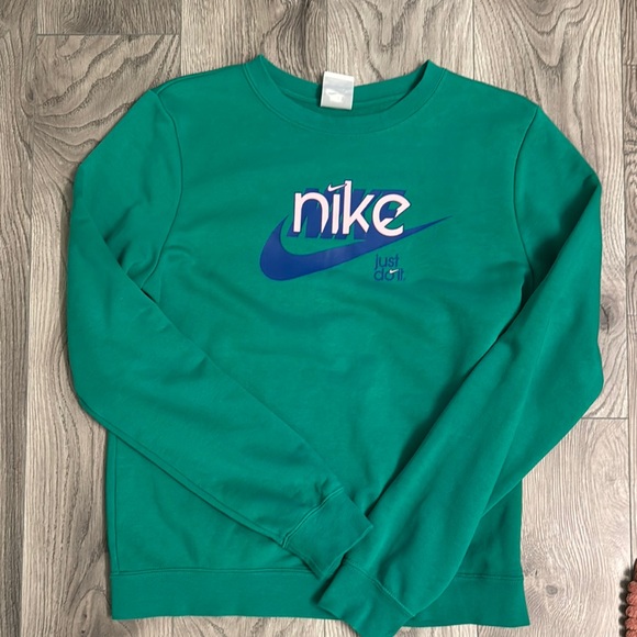 Nike Green Women’s Sweater - Picture 1 of 2